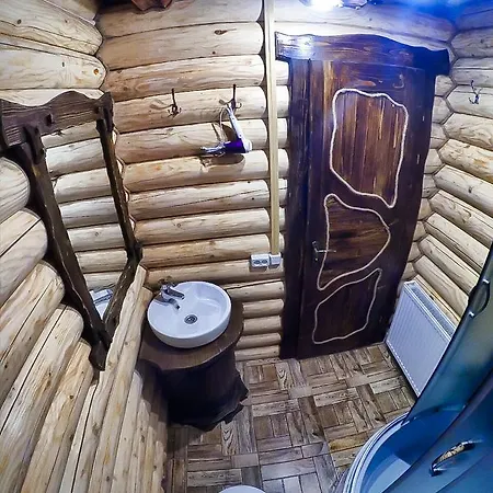 Деревянный коттедж Hata Zustrich *