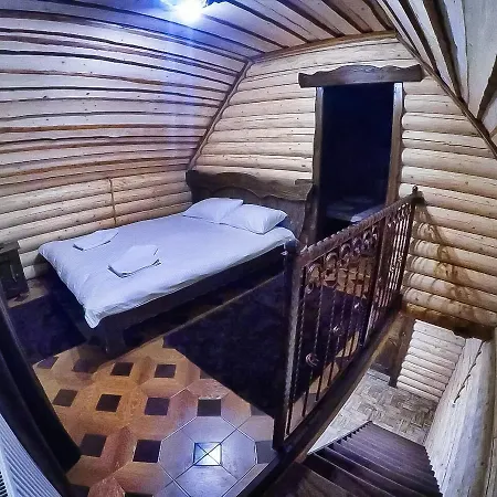 Hata Zustrich Деревянный коттедж Буковель